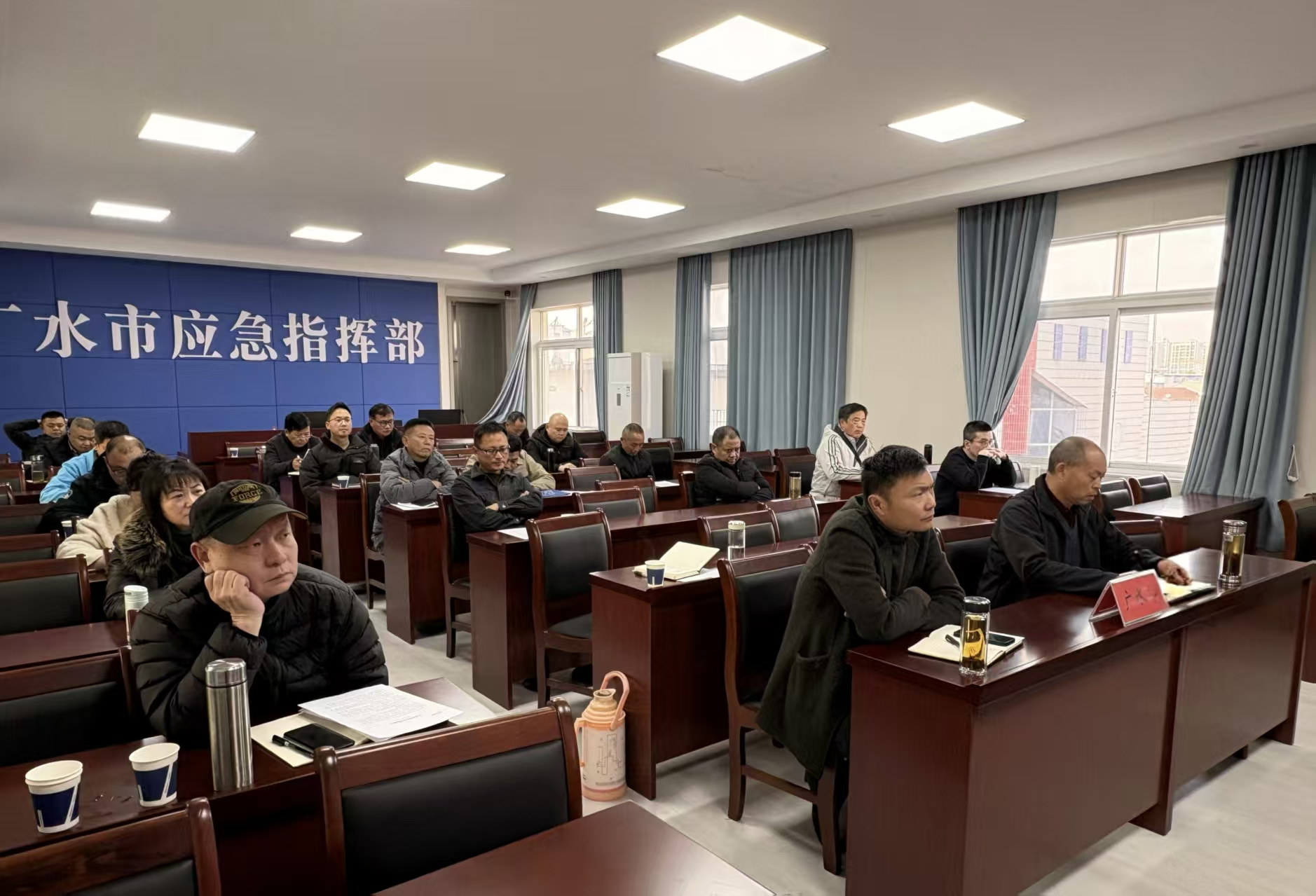 �԰����b�þ�� ��(y��n)��Դ���ƽ�������Vˮ�Б�(y��ng)�������ֽM���_չΣ�U(xi��n)���W(xu��)Ʒ�͟��������¹ʾ�ʾ��Ӗ(x��n)�������