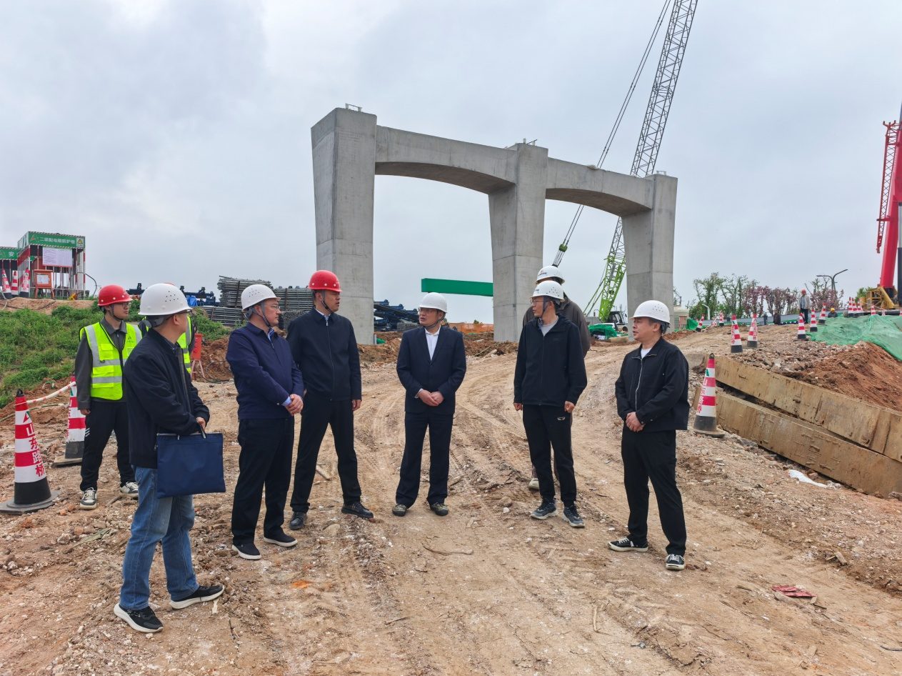 �����_չ��Ѵ��������Ѵǰ�z��